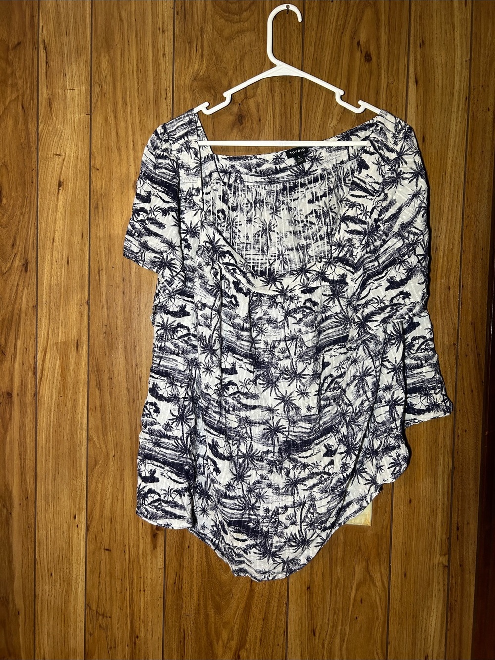torrid Navy & White Palm-Print Scoop Neck Tunic Top